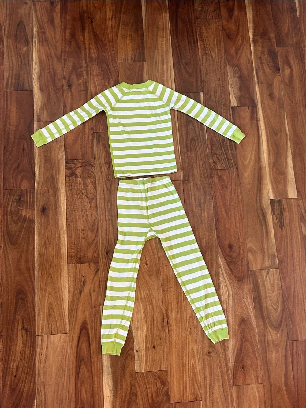Hanna Andersson Lime Green Grinch Face Pajama Set